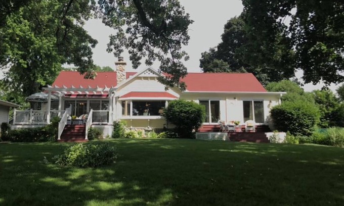 McHenry House | Fox River/Chain of Lakes Waterfront Home with Hot Tub