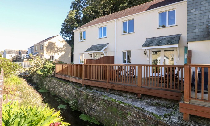 Falmouth House | FOX'S WALK, family friendly in Falmouth
