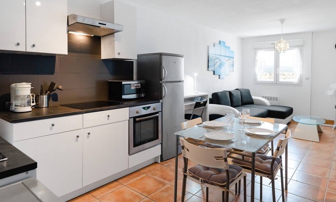 Gruissan Plage Apartment | FR 32: Plage des Chalets, pleasant one-bedroom flat close to the beach - GRUISSAN