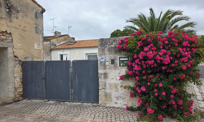 La Gripperie-Saint-Symphorien House | Au Tilleul d'Heden