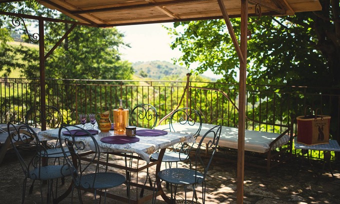 Asperjoc Cottage | Mas du Vernadel: 5 gites with swimming pool: Gite TILLEUL 4 pers. max.