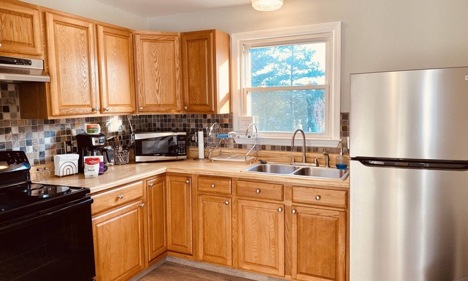 Franklin Condo | Franklin Condo Fully furnished, 31 day minimum lease, near downtown Franklin