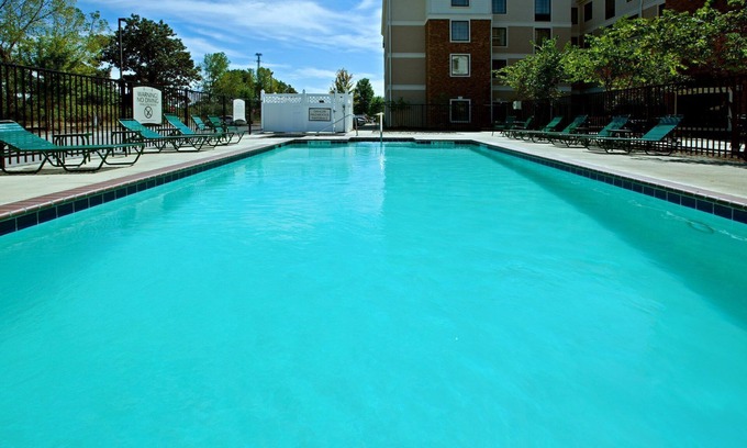 Plainfield Condo | Free Breakfast + Outdoor Pool + Hot Tub | 24 Hour Business Center