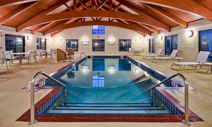 Madison Condo | Free Breakfast. Pool & Hot Tub. Near UW-Madison!