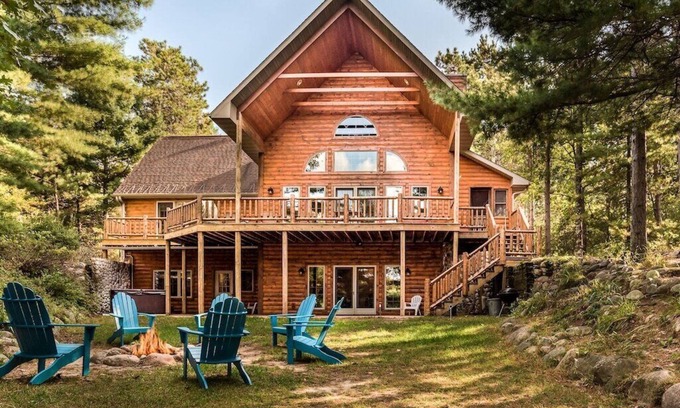 Pine River Cabin | Free nite w/wknd offseason;logcabin lake hottub kayak paddleboard pier fireplace