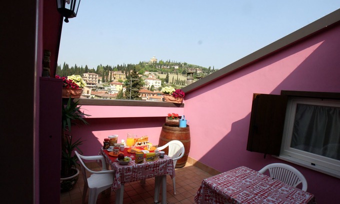 Borgo Trento Apartment | FREE PickUp/Dropof service from Airport, nice apartment in the center Verona
