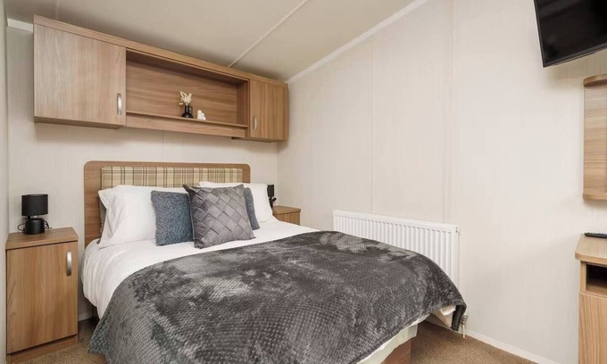 Prestonpans Apartment | Free STARLINK WIFI | Seton Sands Holiday Park