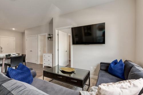 Shaganappi Apartment | Free Underground Parking, Pet Friendly Apartment