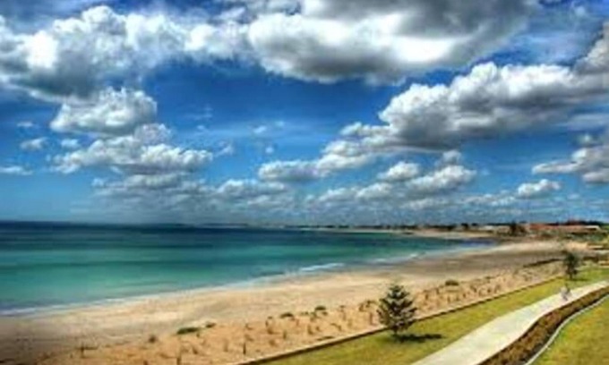 San Remo House | FREE WiFi - Mandurah Holiday House (50 m to the beach) Netflix option