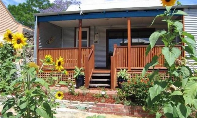 South Fremantle House | Fremantle South Beach House + Outdoor Studio 4x2