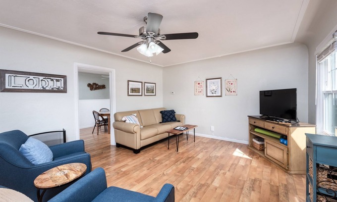 Lodi Cottage | French Oak Cottage | 6-Min Walk to Downtown Wine, Food, & Music | Pet Friendly