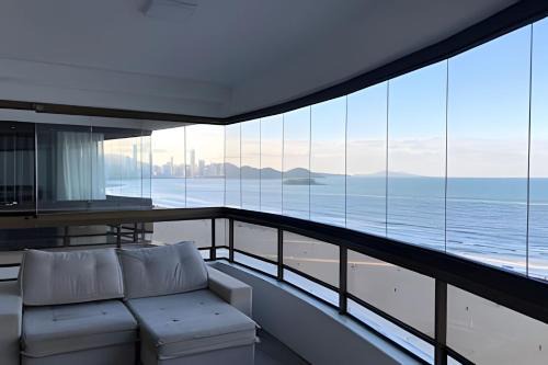 Barra Sul Apartment | Frente mar, espaço e conforto