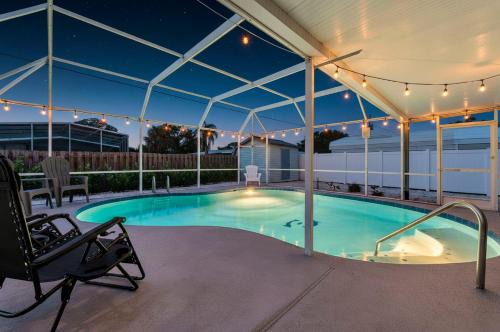 Vamo House | Fresh 5Bedroom with Heated Pool Mins to Siesta Beach
