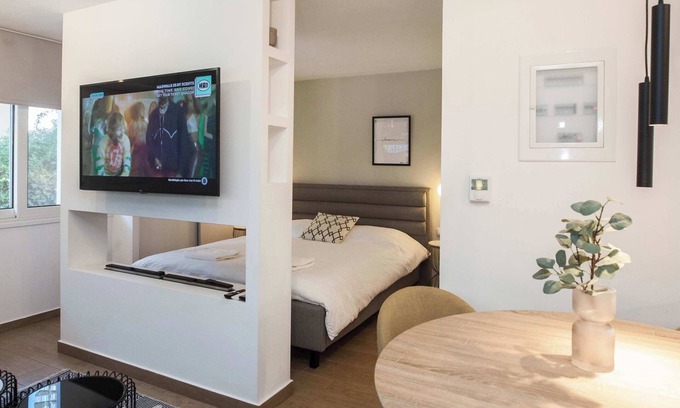 Agia Paraskevi Apartment | Fresh Modern 1 Bd Apt in Quiet Agia Paraskevi