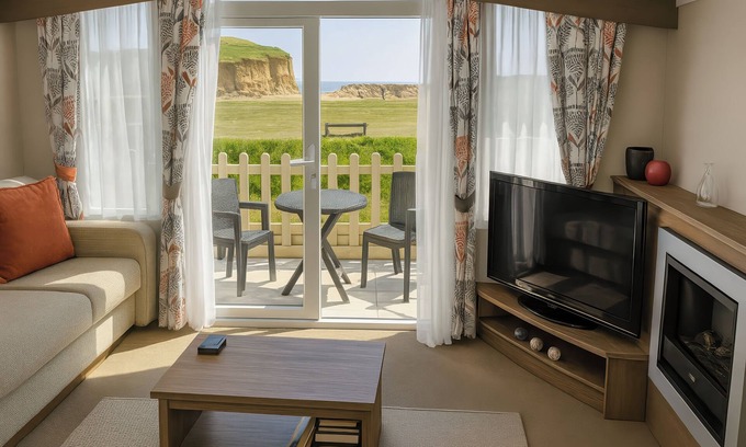 Bridport Cottage | FRESHWATER BEACH HOLIDAY PARK - HOLIDAY ACCOMMODATION 12281 in Burton Bradstock