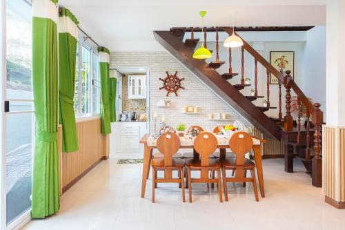 Dusit House | Friend House BKK