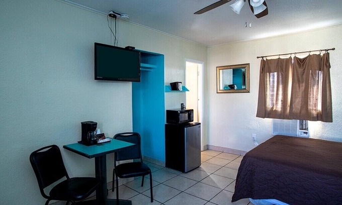 Edgewater Hotel | ❤️FRIENDLY & CLEAN BOUTIQUE MOTEL 8❤️