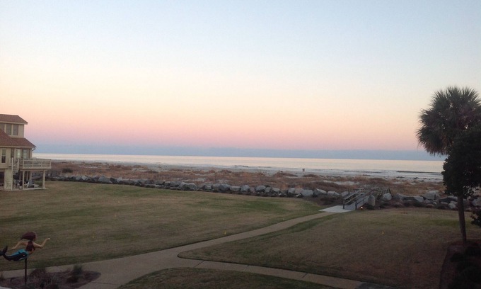 Saint Helena Island Villa | Fripp's Best Location and Just Steps Away from the Beach!