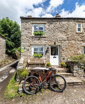 Fremington House | Frog House