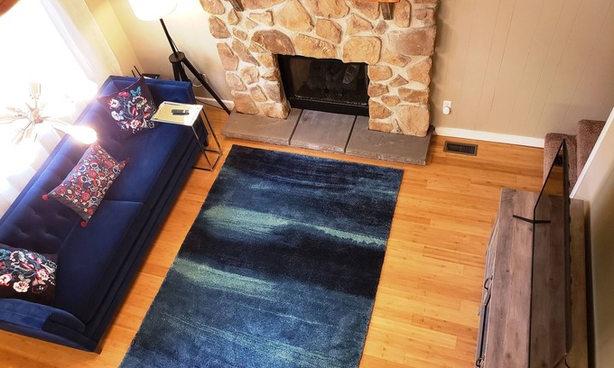 Thornhurst House | From $49/night - 1400sf self-checkin 3bd Modern Chalet