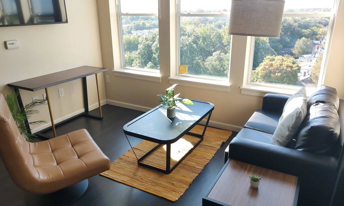Louisville Apartment | Frontdesk | 2 BR Apt near The Speed Art Museum