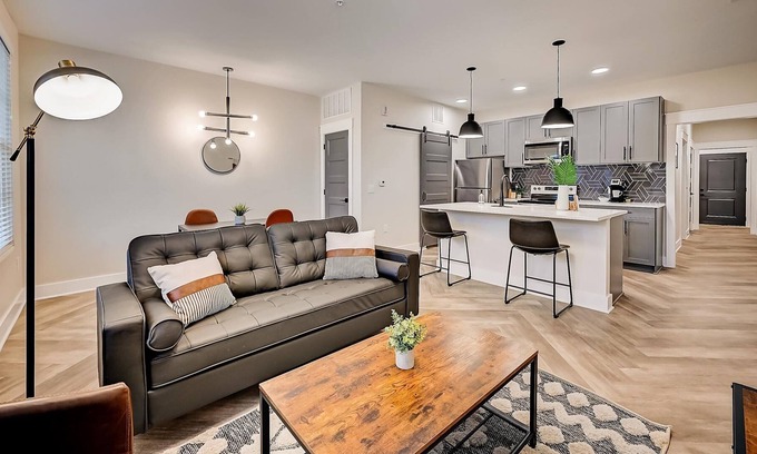 Olde Towne East Apartment | FRONTDESK 534 E Rich St Apts Downtown Columbus