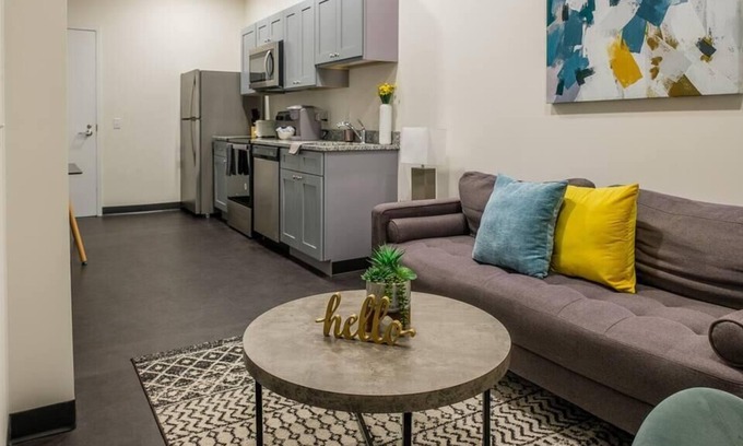 Cultural District Apartment | Frontdesk | Modern Studio Apt near Dining