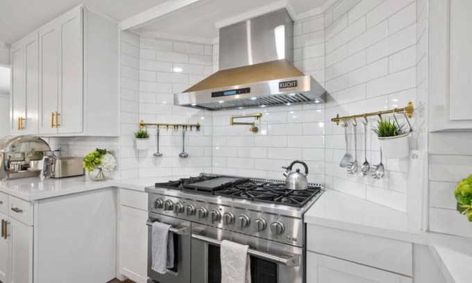 Bluffdale Villa | Fruit Orchard, Double Pickleball Courts, Spa, Mountain Views!