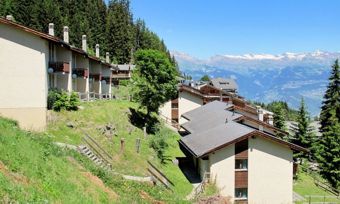 Vex House | Fuchsia by Interhome