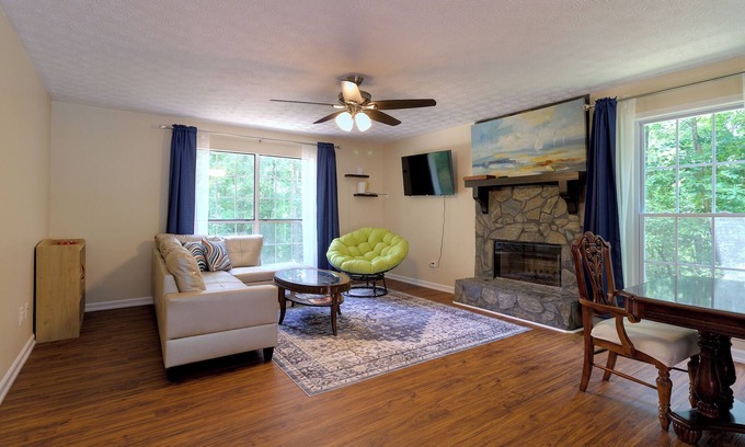 Cartersville House | Full Kitchen, Backyard, Ping Pong, Desk and Patio - Family Retreat at LakePoint