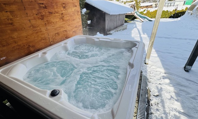 Benecko House | Fully equipped spacious 5-bedroom house with Jacuzzi, Sauna, WiFi in Krkonose.