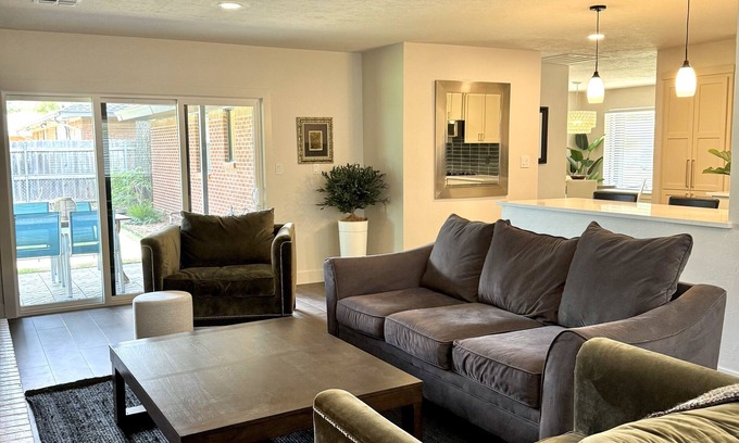 Norman House | Fully remodeled 3 bed/2 bath house in a quiet neighborhood near the OU campus.