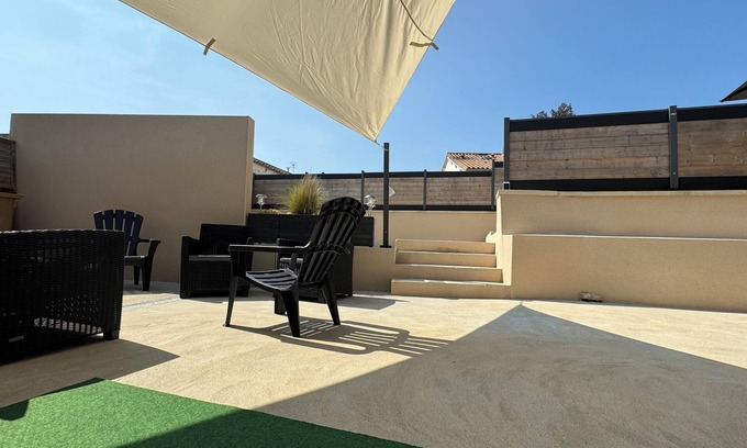 Les Conches House | Fully renovated 80m2 3-bedroom house 1.5km from Les Conches beach.