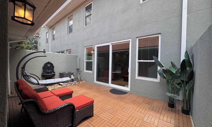 Buena Ventura Lakes House | Fully renovated 3-bedroom townhome Kissimmee - Close to theme parks and airport