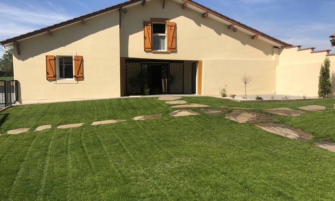 Classun House | Fully renovated receptive cottage for 7 to 15 people in lush greenery