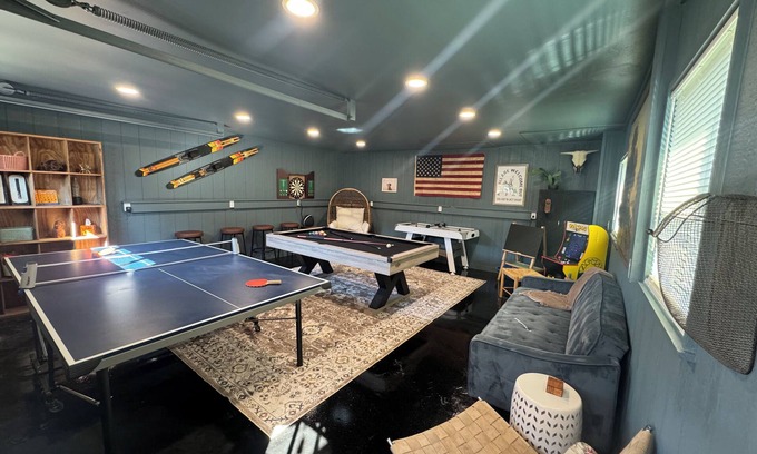 Cherry Street House | Fully Restored cottage, AMAZING game room, hot tub