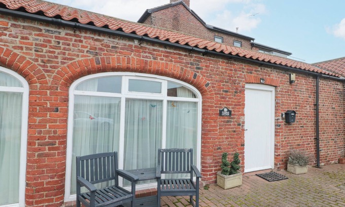 Flamborough House | FULMAR COTTAGE, romantic, character holiday cottage in Flamborough