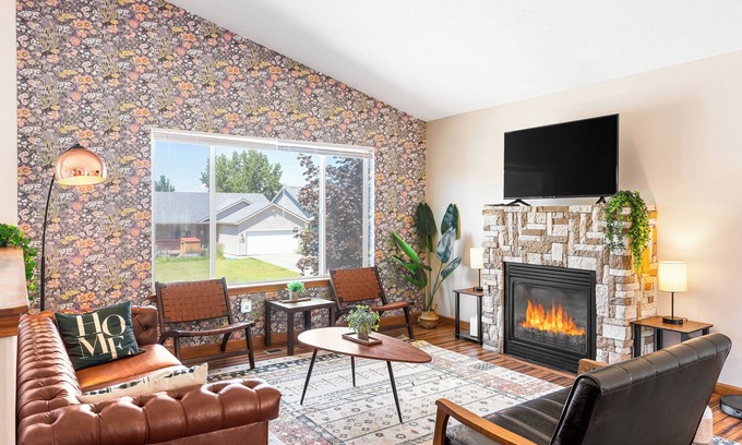 Spokane House | Fun home! Gameroom, playground, near hospitals, 5mi downtown 9mi GEG 4mi Gonzaga