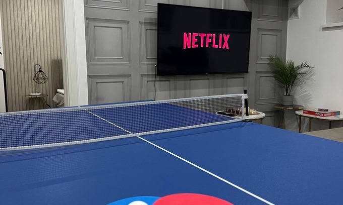 Birmingham Apartment | Fun Packed Bham nApt with Pool Snooker Table Tennis!