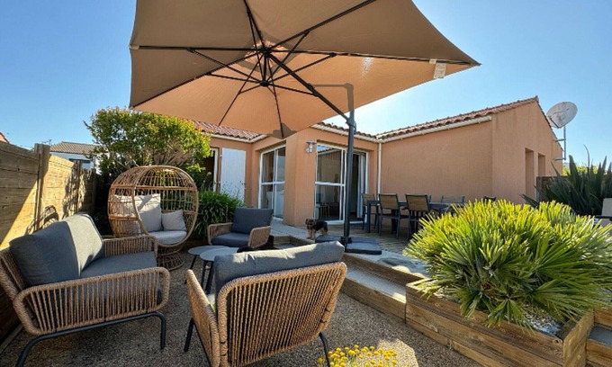 Chateau-d'Olonne House | Functional house with garden and private parking in Les Sables-d'Olonne