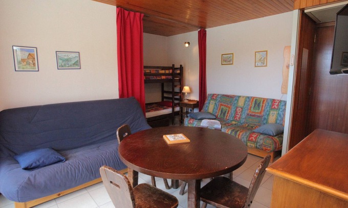 La Toussuire Apartment | Functional studio 3rd floor, 4 people, equipped kitchen, balcony