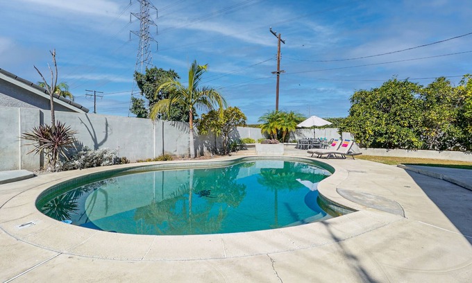 Hermosa Village House | Funtierland + Adventure House + Close to Disney + Renovated+ Pool