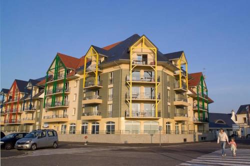 Cayeux-sur-Mer Apartment | Furnished Apartment with balcony or terrace