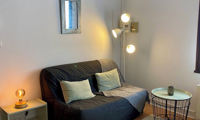 Perigueux Apartment | Furnished studio located in the historic Vesone district. Near town center