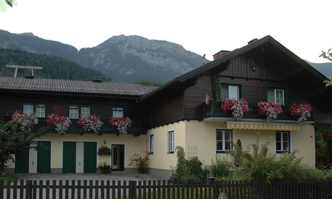 Weissenbach Apartment | Gästehaus Schönauer - Apartment/2 Schlafräume/bad, WC