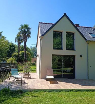 Amanlis House | Gîte à côté de " la Java bleue" en bord de rivière