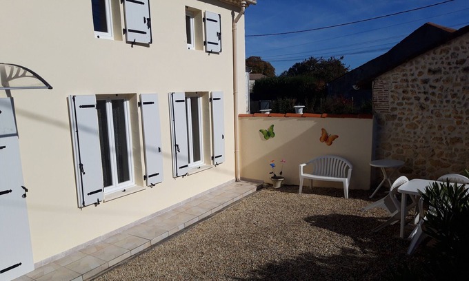 Saint Palais House | Gîte à Proximité de Cnpe du Blayais et des Thermes de Jonzac