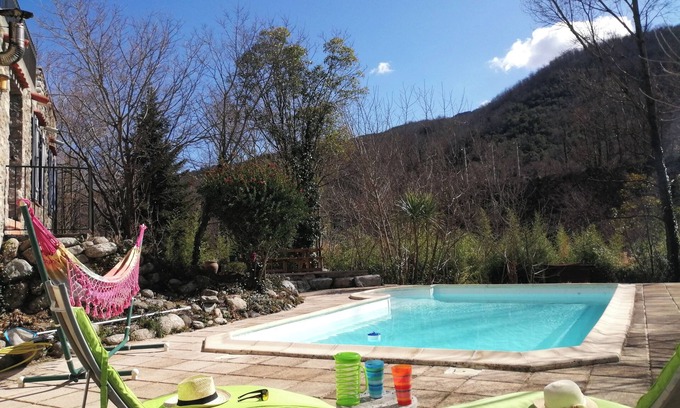 Arles-sur-Tech Bed & Breakfast | Gîte 4 à 6 Personnes Avec Piscine Avec vue sur la Montagne et la Riviere