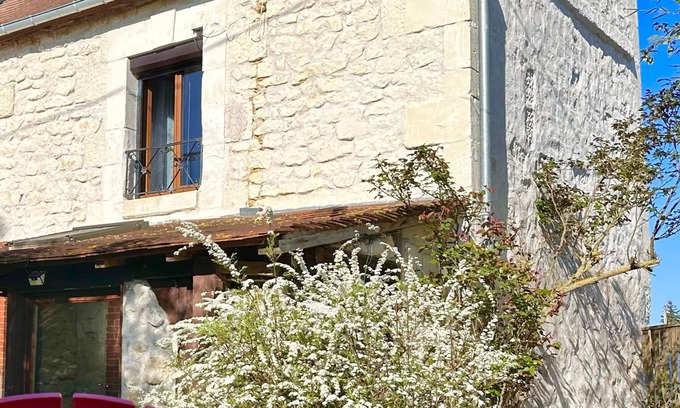 Seigy Apartment | Gîte 800m from Le Petit Prateau Zoo