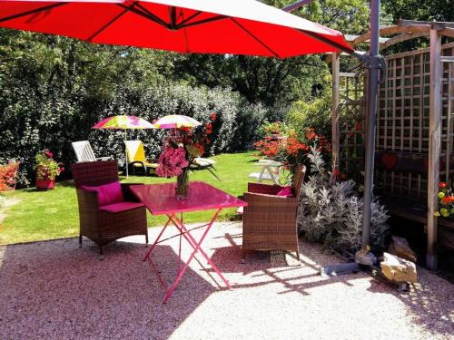 Arthon-en-Retz House | Gîte Accessible avec Jardin Fleuri près de Pornic, Éco-rénové et Équipé (Vélos, WiFi, Cheminée) - FR-1-306-957